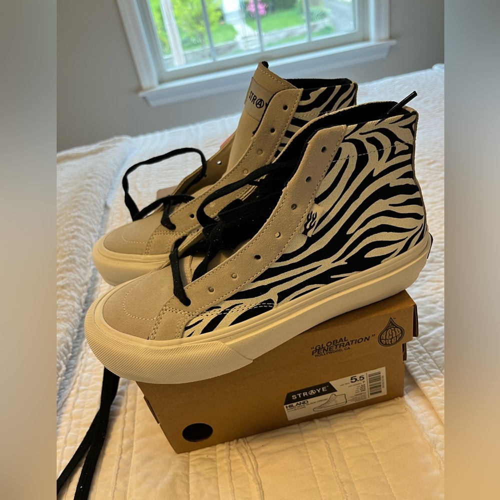 STRAYE Hiland style High top Zebra (bone & black) print sneakers